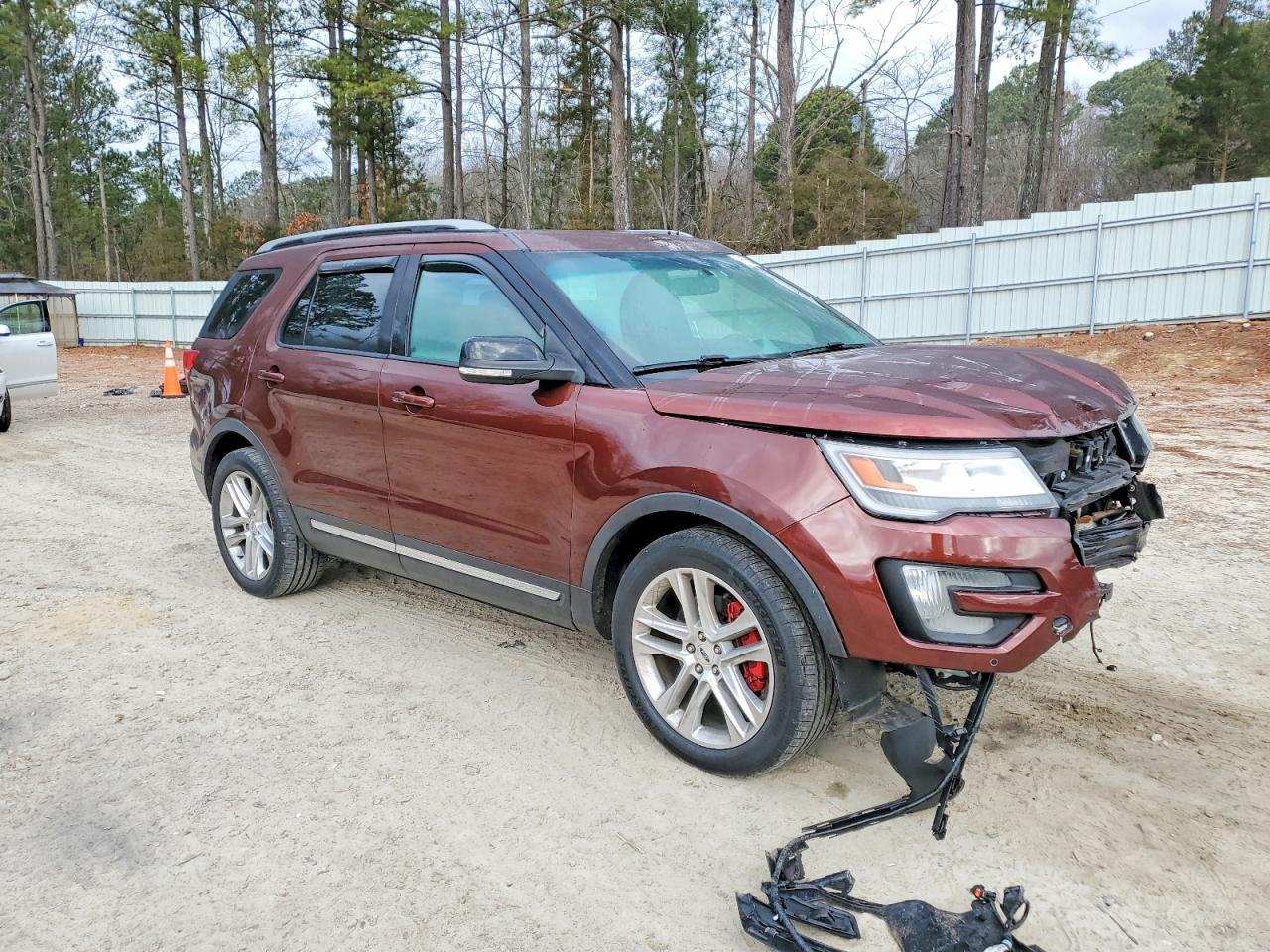 2016 Ford Explorer Xlt - Image 4