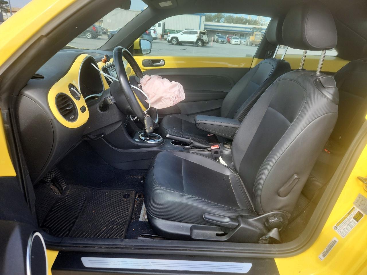 2012 Volkswagen Beetle - Фото 7