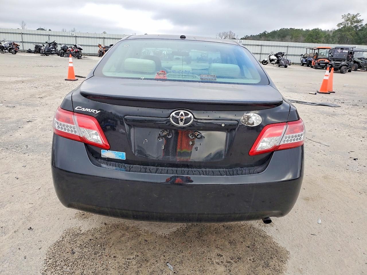 2011 Toyota Camry Base - Фото 6