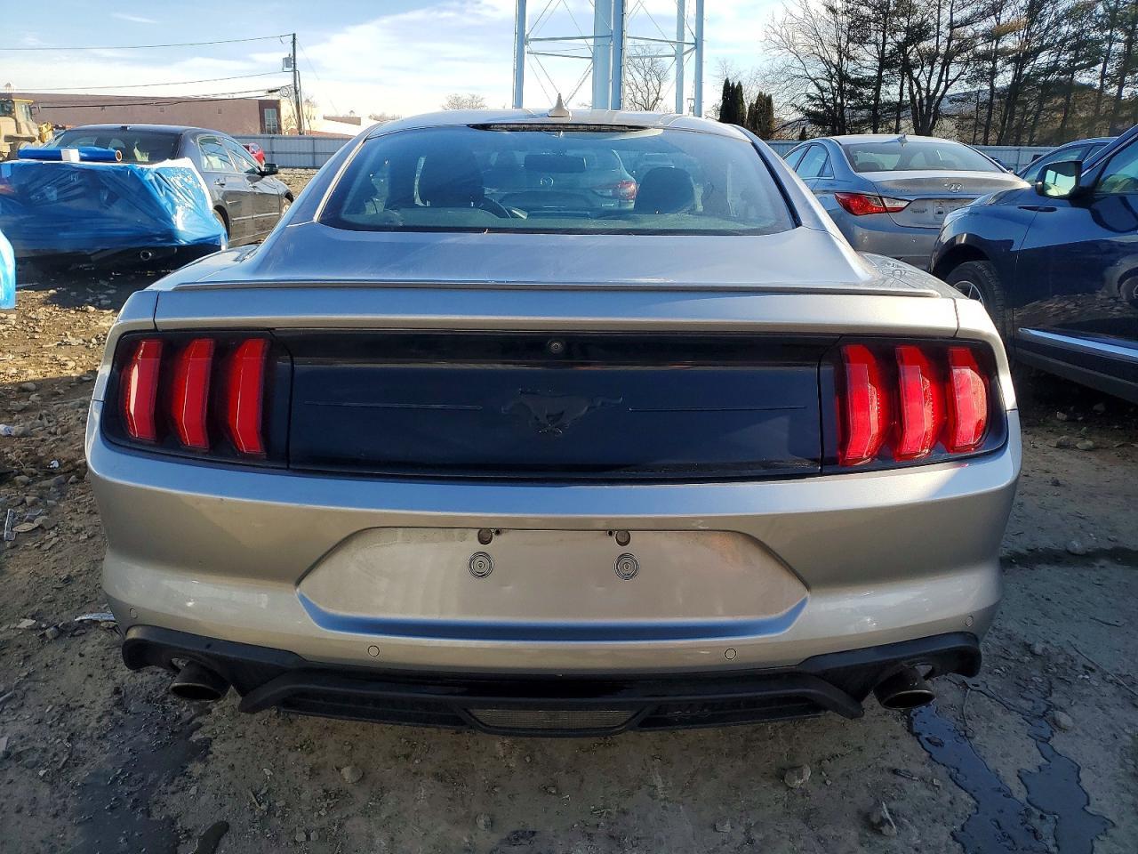 2020 Ford Mustang - Фото 6