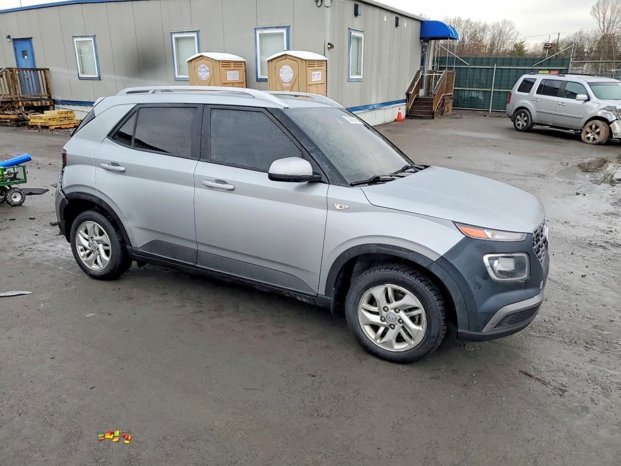 2020 Hyundai Venue Sel - Image 4