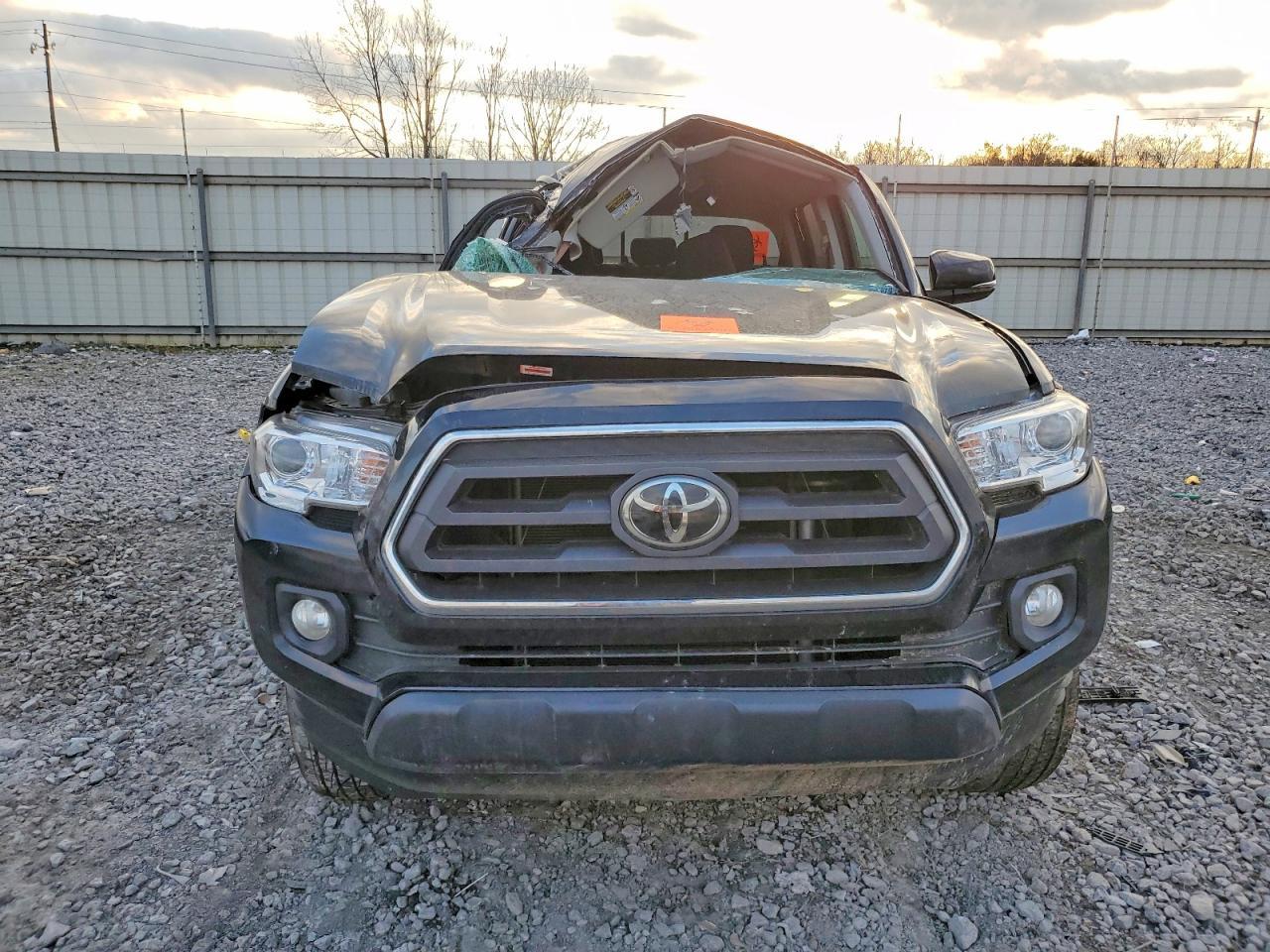2022 Toyota Tacoma Double Cab - Image 5