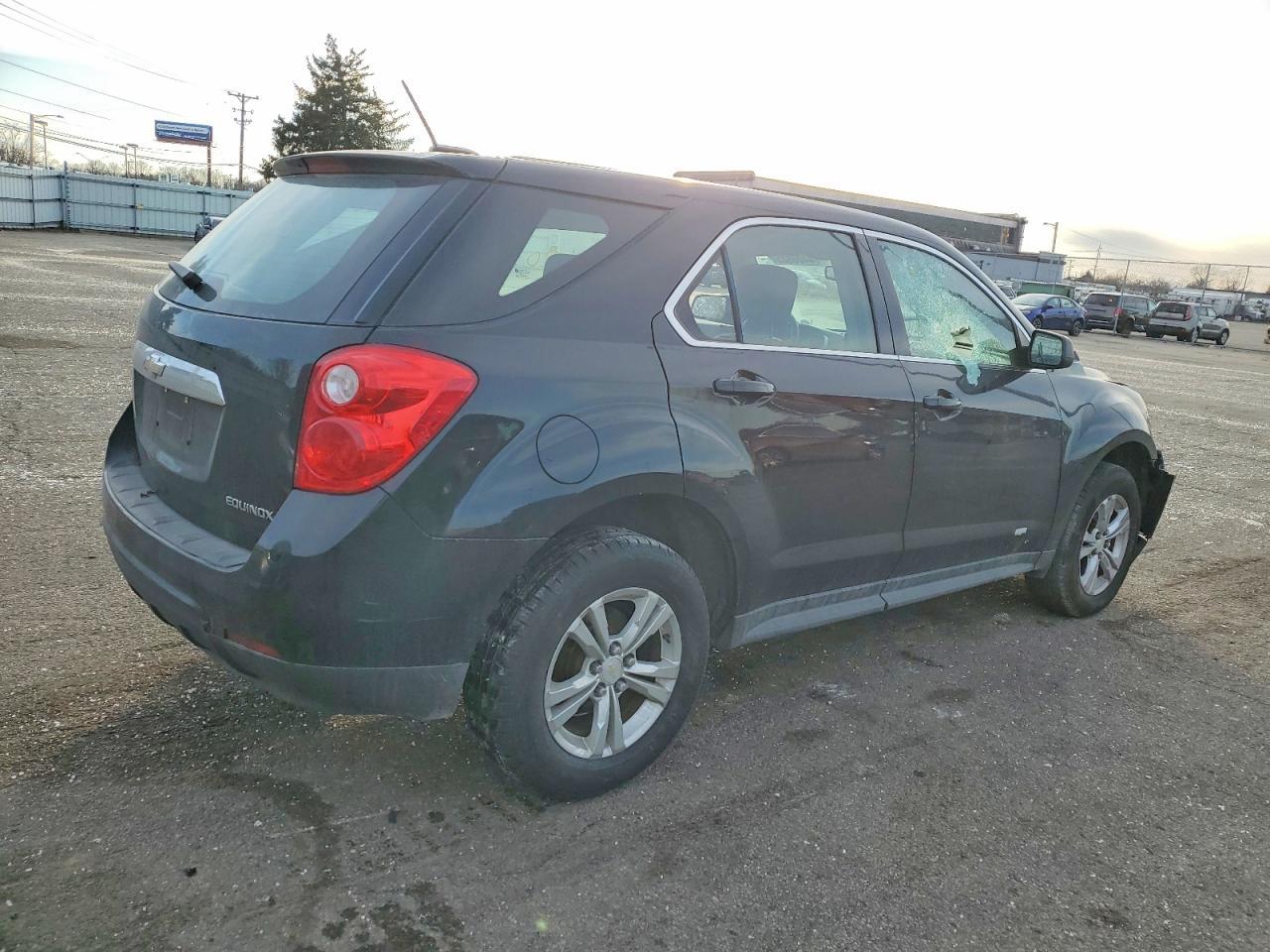 2015 Chevrolet Equinox Ls - Image 3