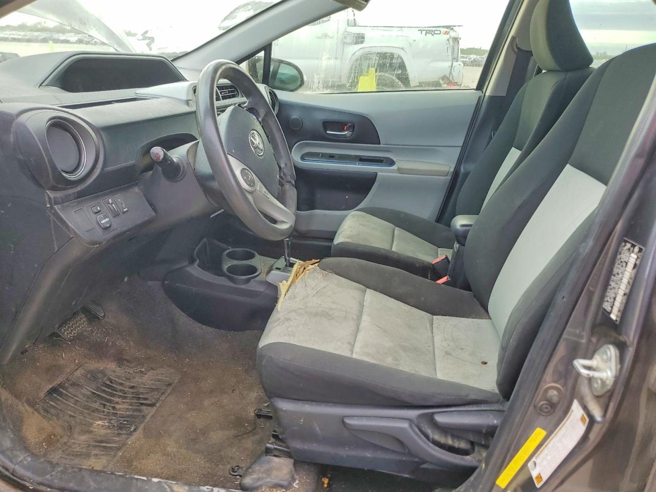 2012 Toyota Prius C - Image 7