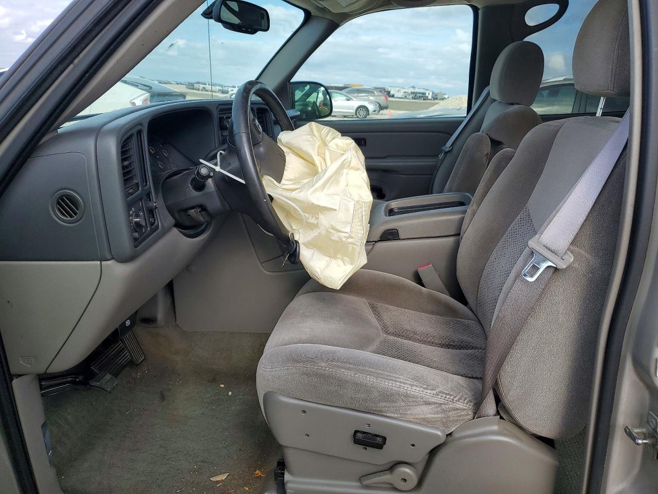 2004 Chevrolet Tahoe C1500 - Фото 7