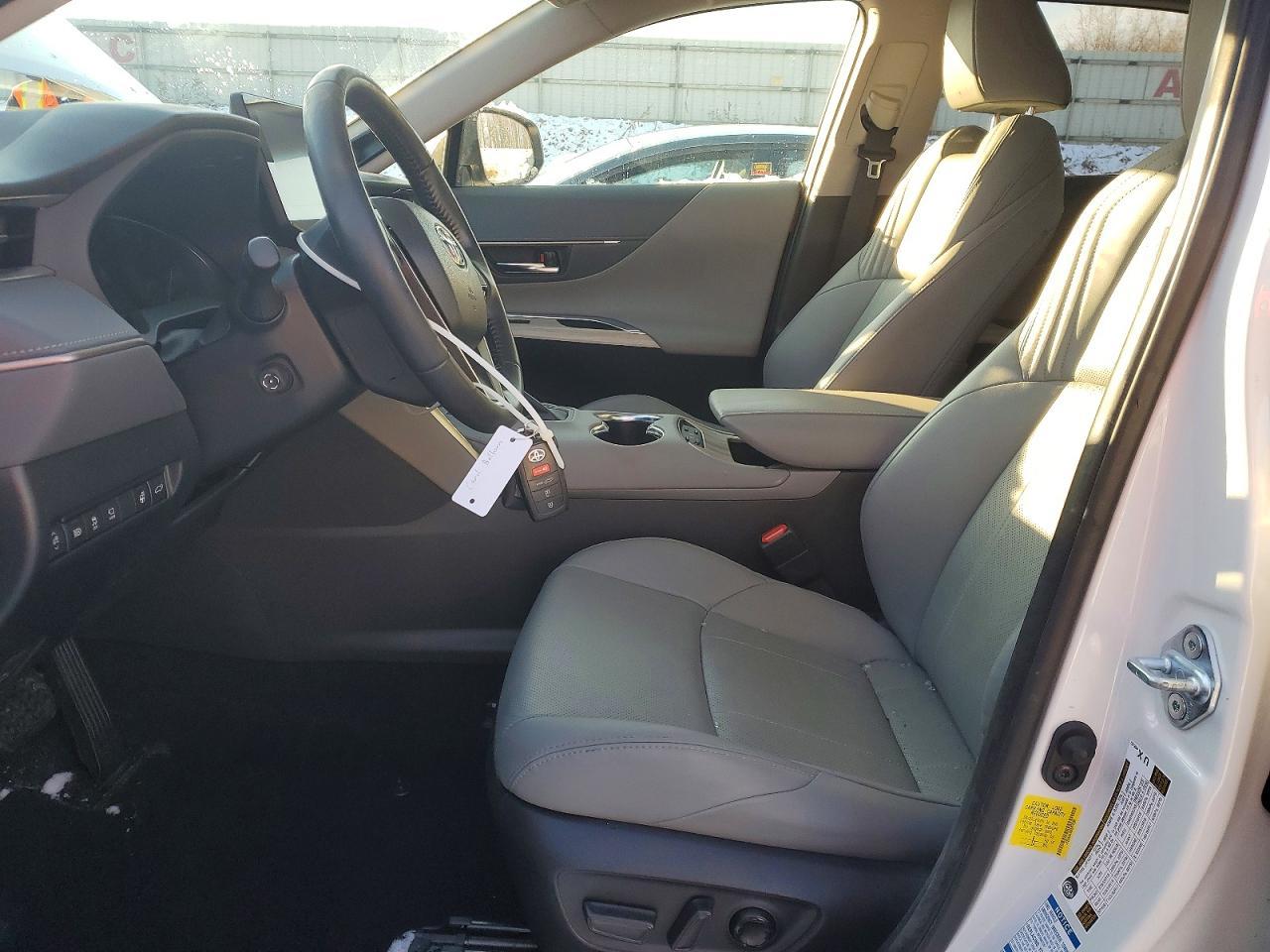 2021 Toyota Venza Le - Image 7