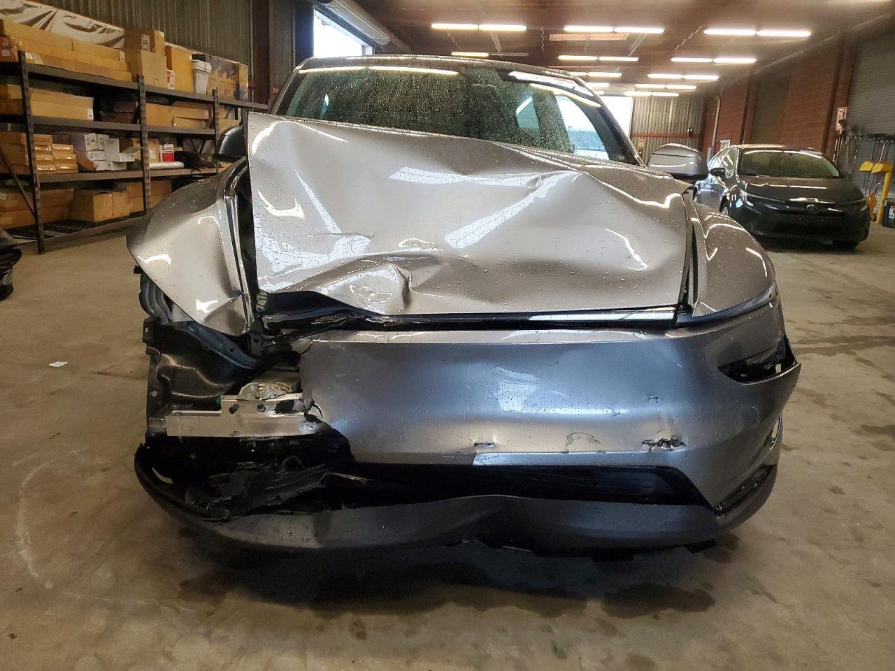 2026 Tesla Model Y - Фото 5