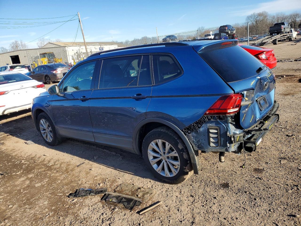 2019 Volkswagen Tiguan S - Фото 2