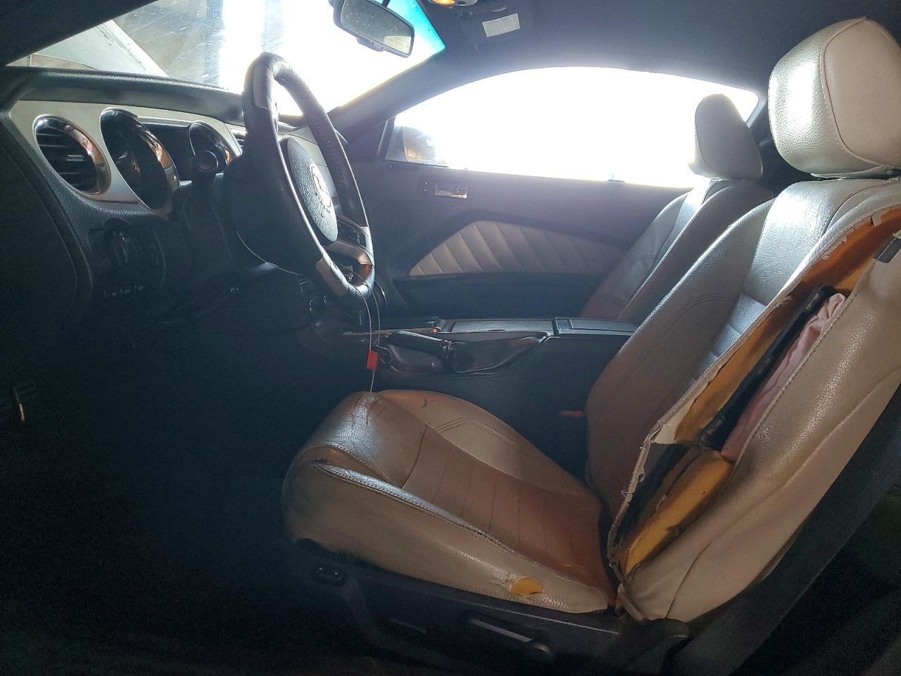 2012 Ford Mustang - Image 7