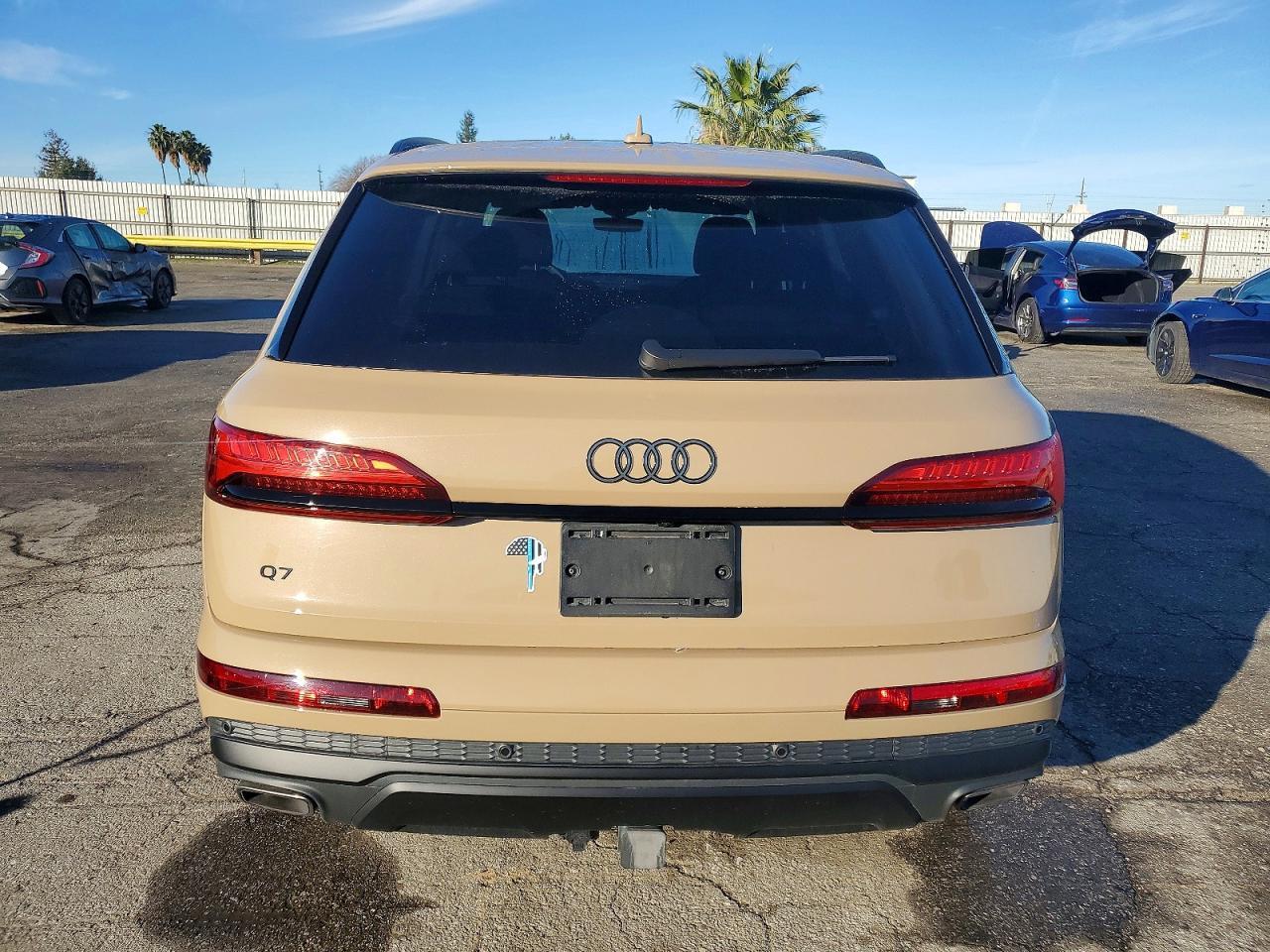 2025 Audi Q7 Premium Plus - Фото 6