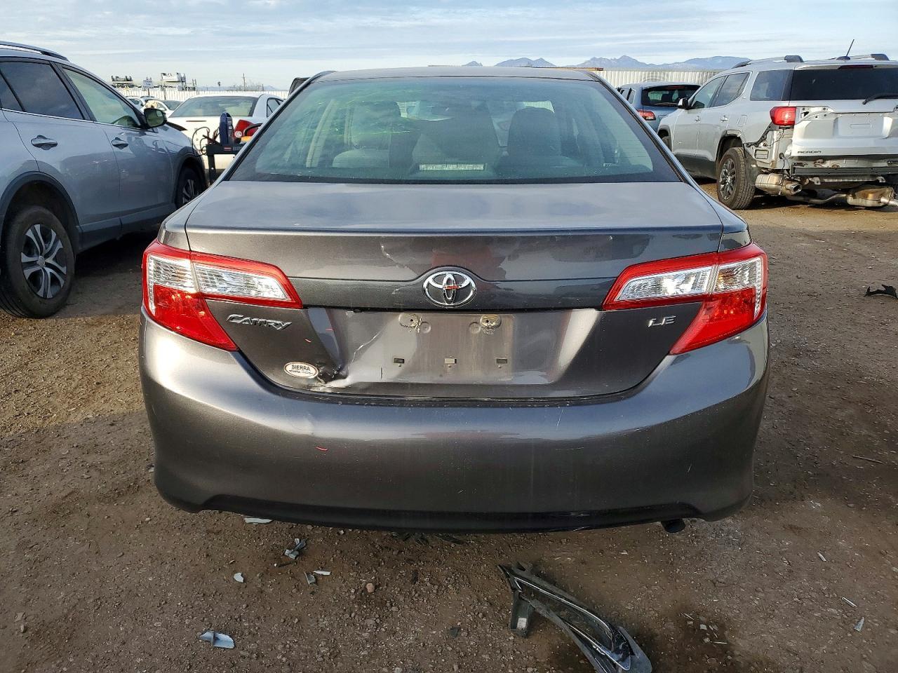 2014 Toyota Camry Le - Фото 6