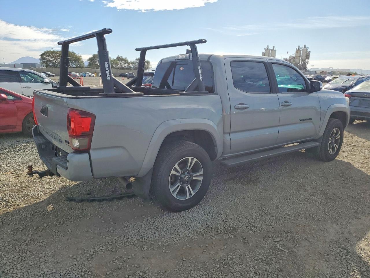 2019 Toyota Tacoma Double Cab - Фото 3