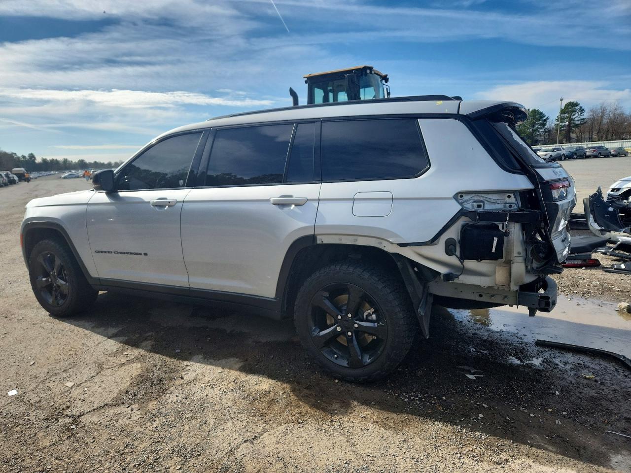 2023 Jeep Grand Cherokee L Laredo - Image 2