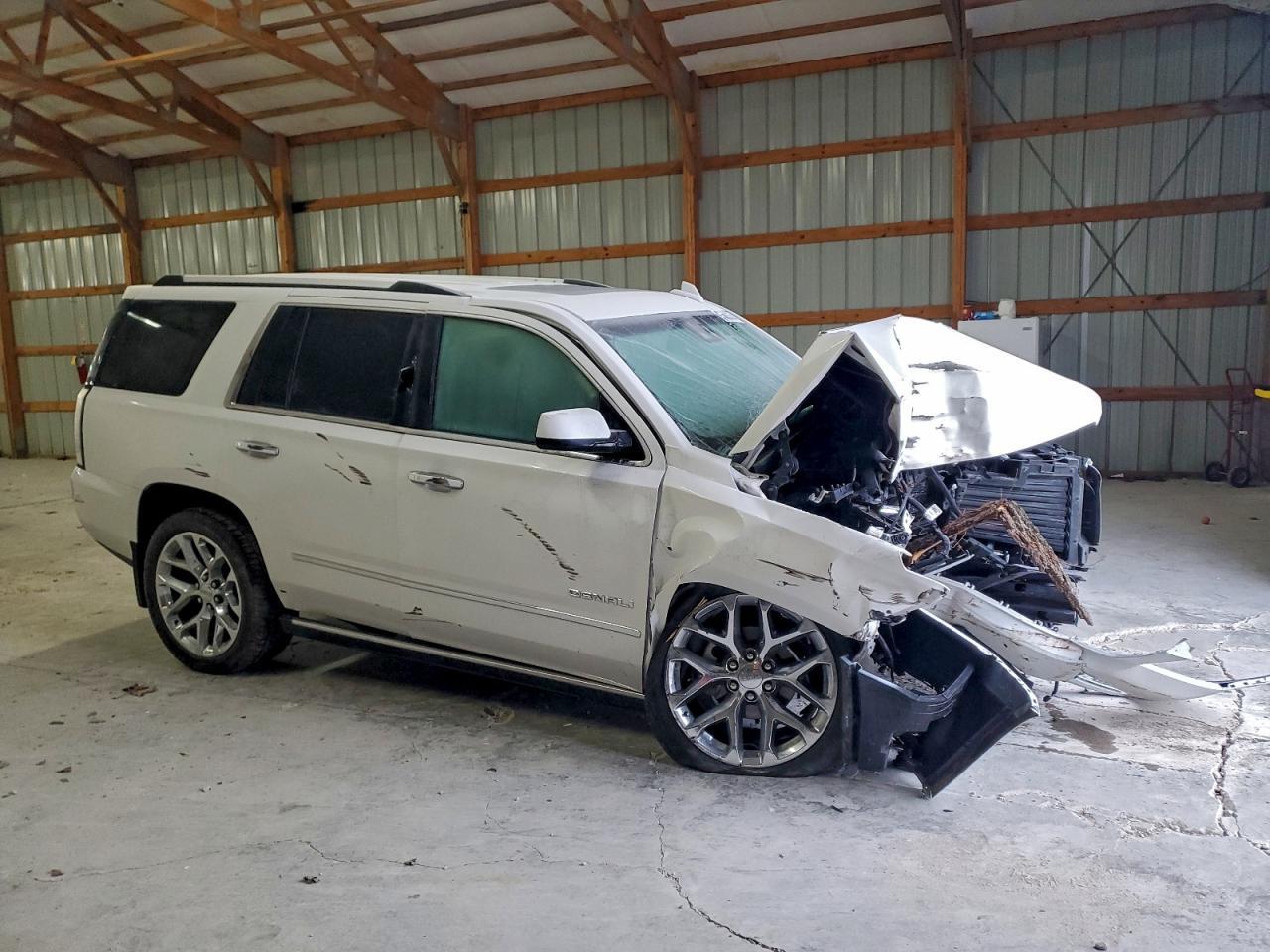 2019 GMC Yukon Denali - Фото 4