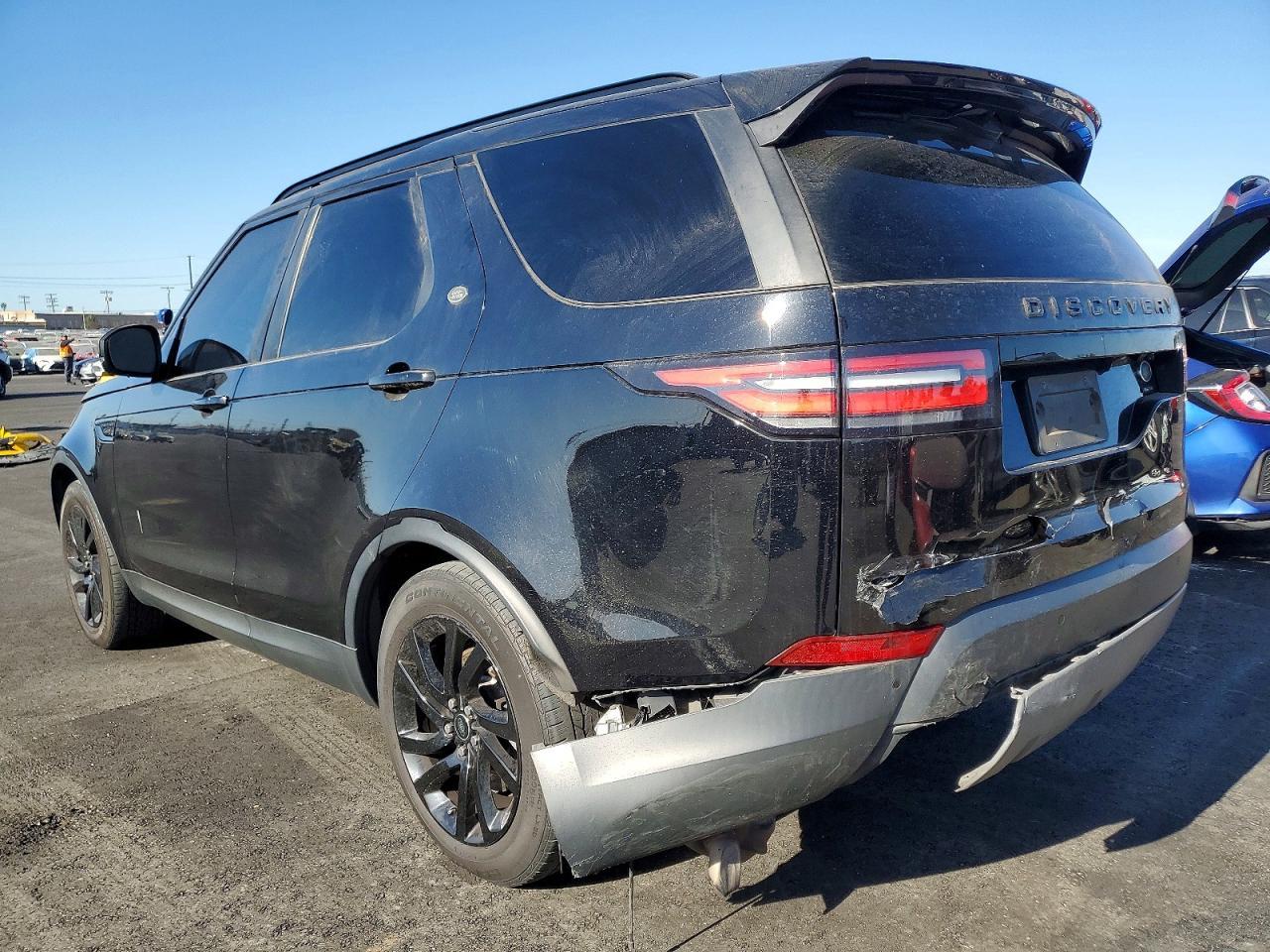 2017 Land Rover Discovery Hse Luxury - Image 2