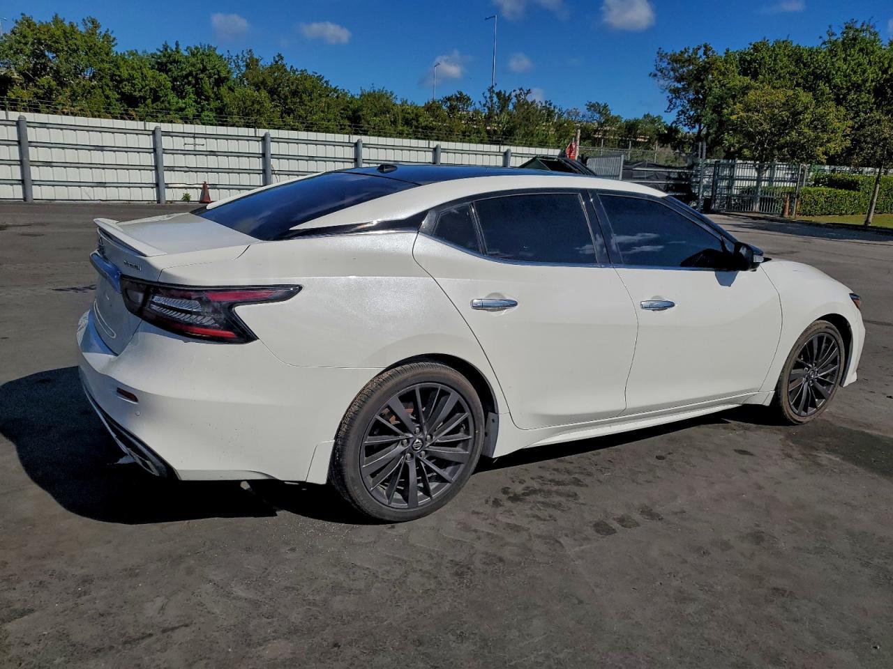 2020 Nissan Maxima Platinum - Image 3
