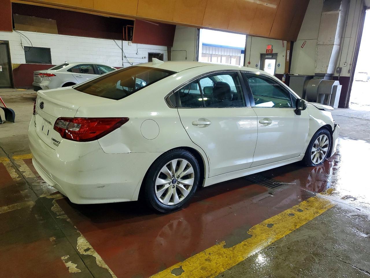 2016 Subaru Legacy 2.5I Premium - Image 3