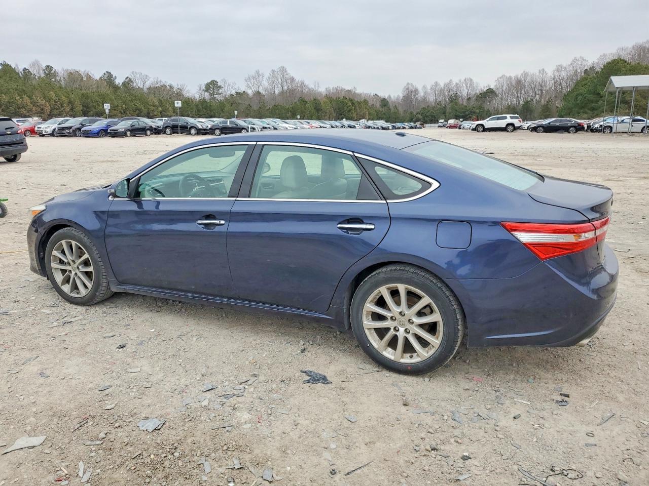 2014 Toyota Avalon Base - Image 2