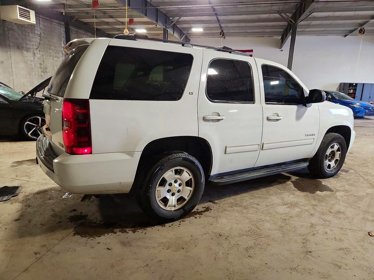 2010 Chevrolet Tahoe K1500 Lt - Image 3