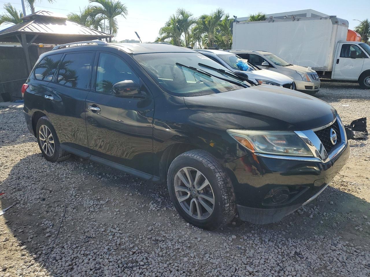 2013 Nissan Pathfinder S - Image 4