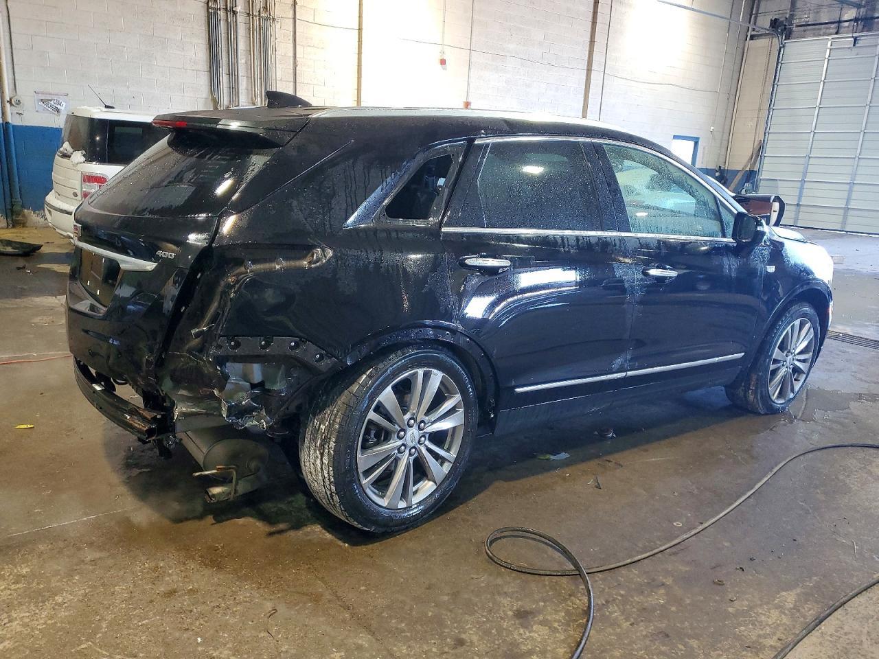 2023 Cadillac Xt5 Premium Luxury - Image 3