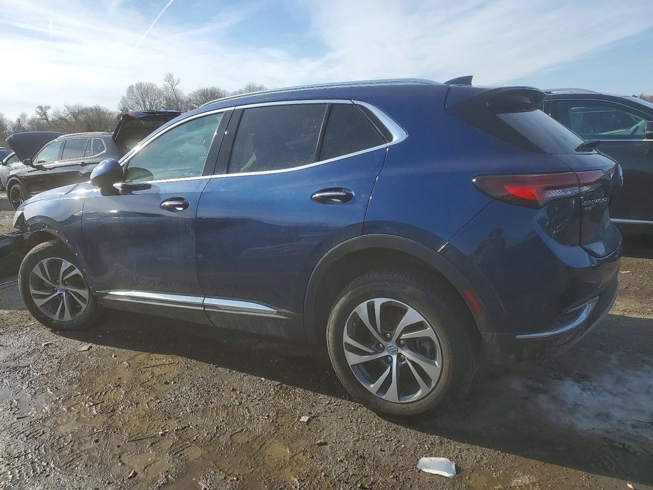 2022 Buick Envision Essence - Фото 2