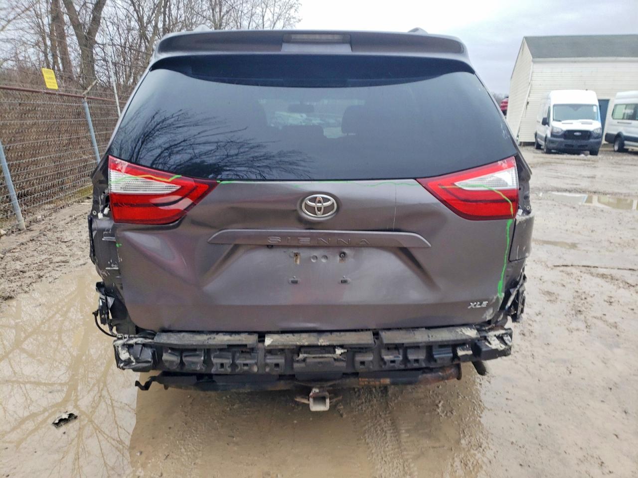 2015 Toyota Sienna Xle 8-Passenger - Фото 6