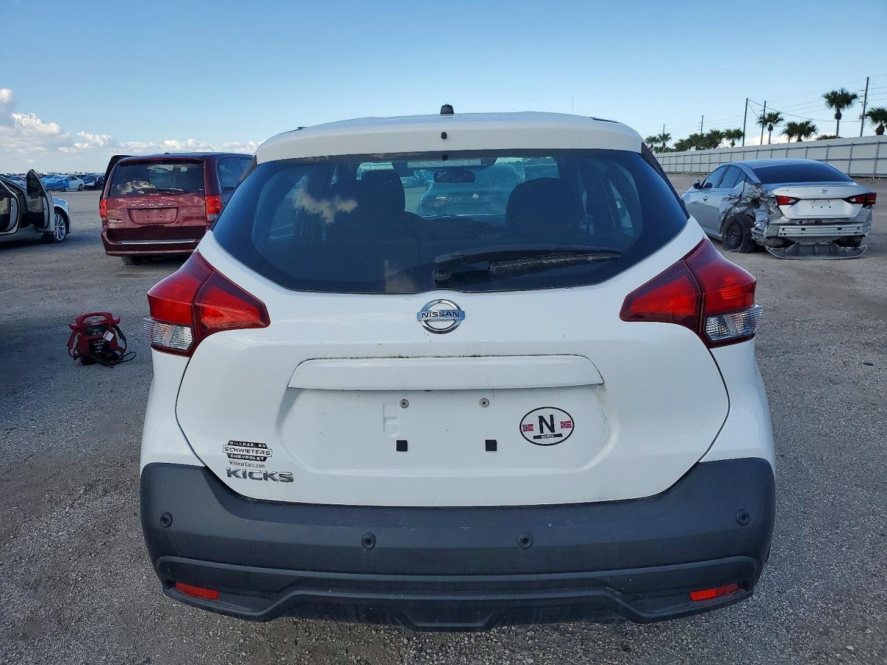 2020 Nissan Kicks S - Фото 6