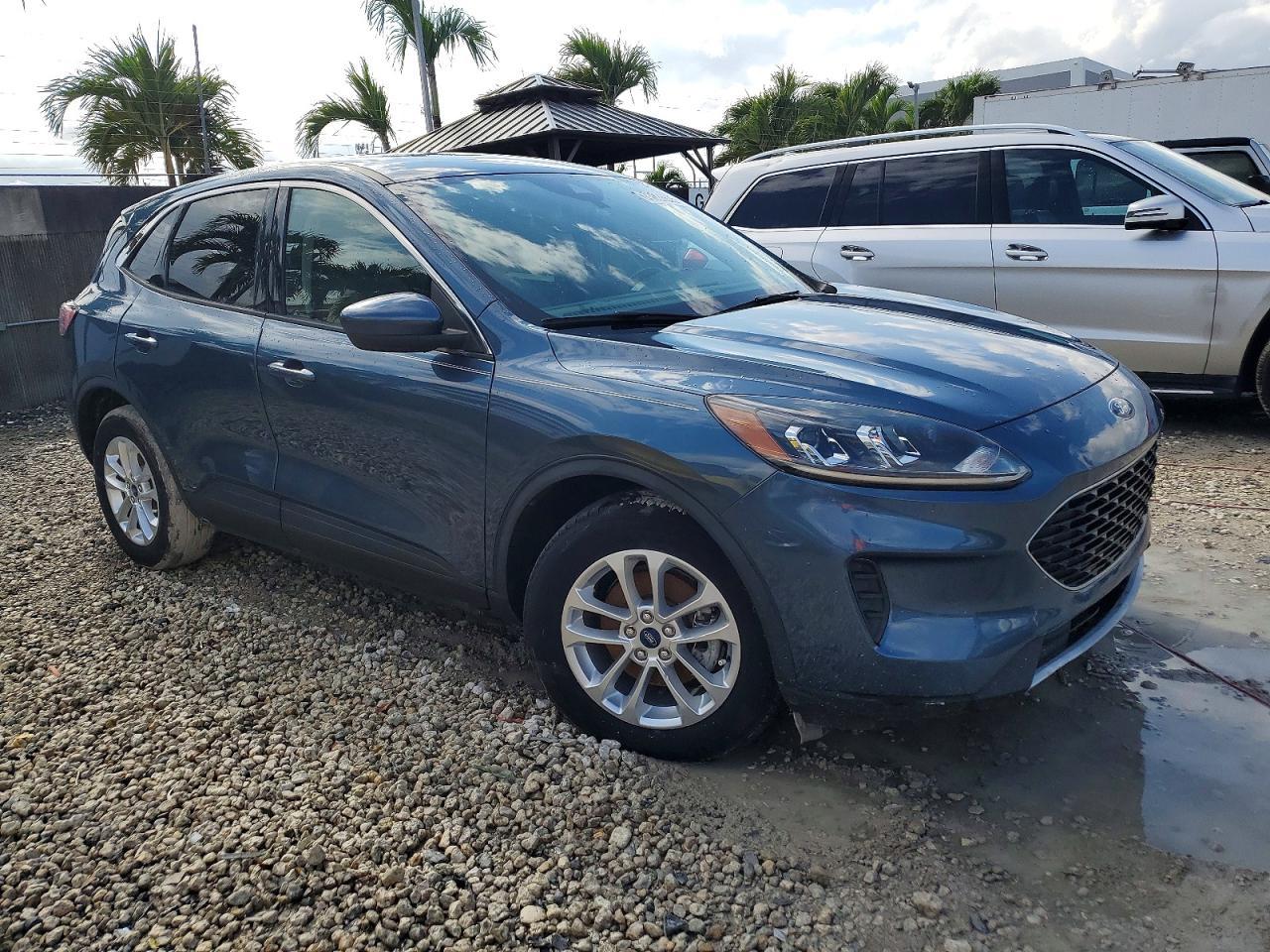 2020 Ford Escape Se - Фото 4