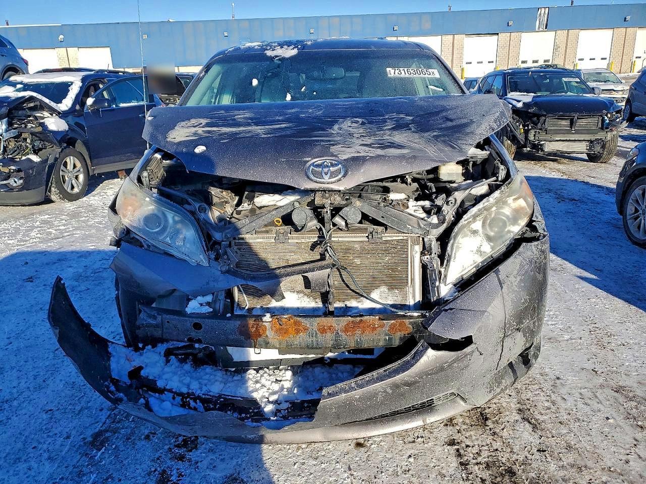 2013 Toyota Sienna Le - Image 5