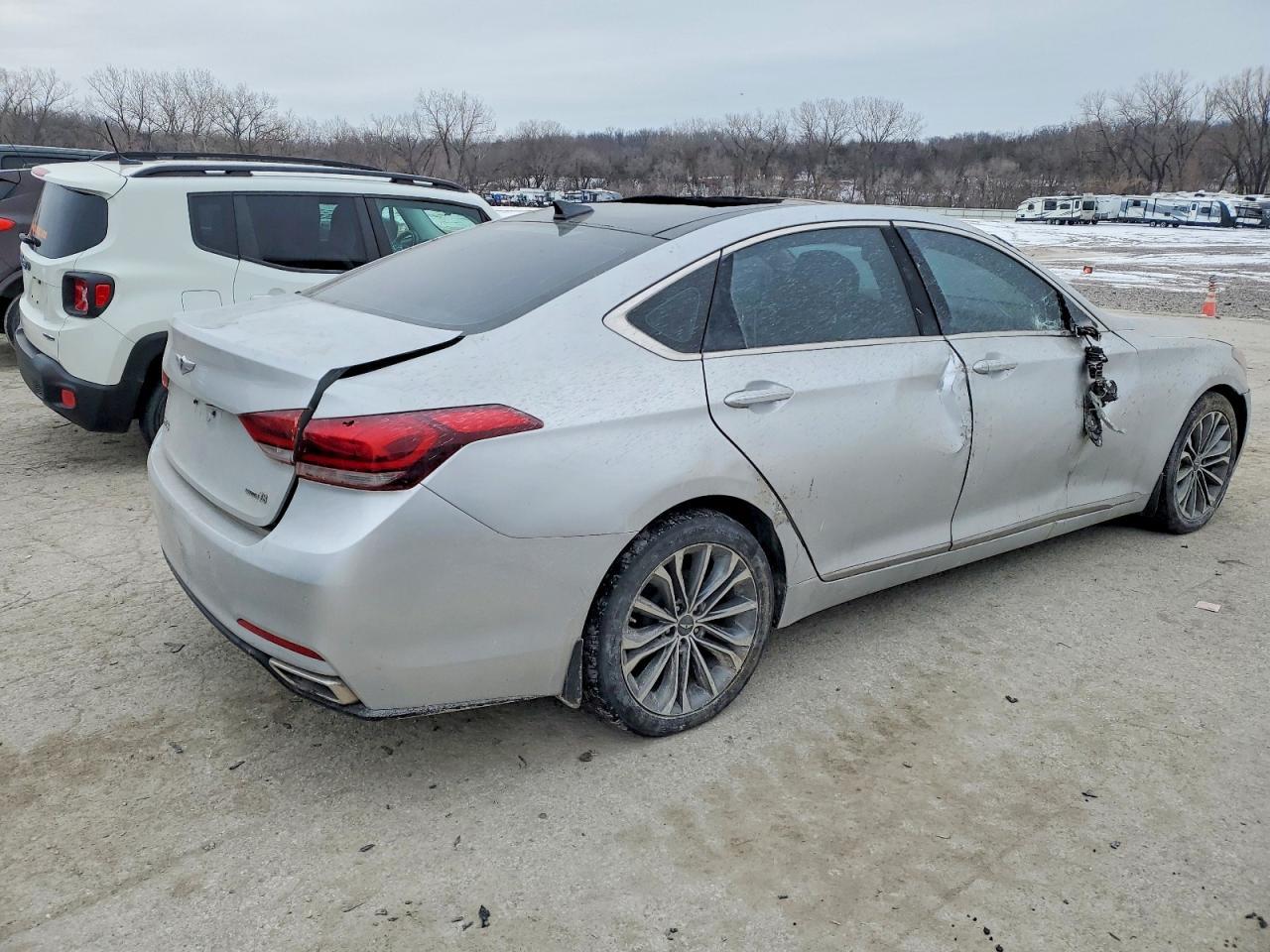 2015 Hyundai Genesis 3.8L - Image 3