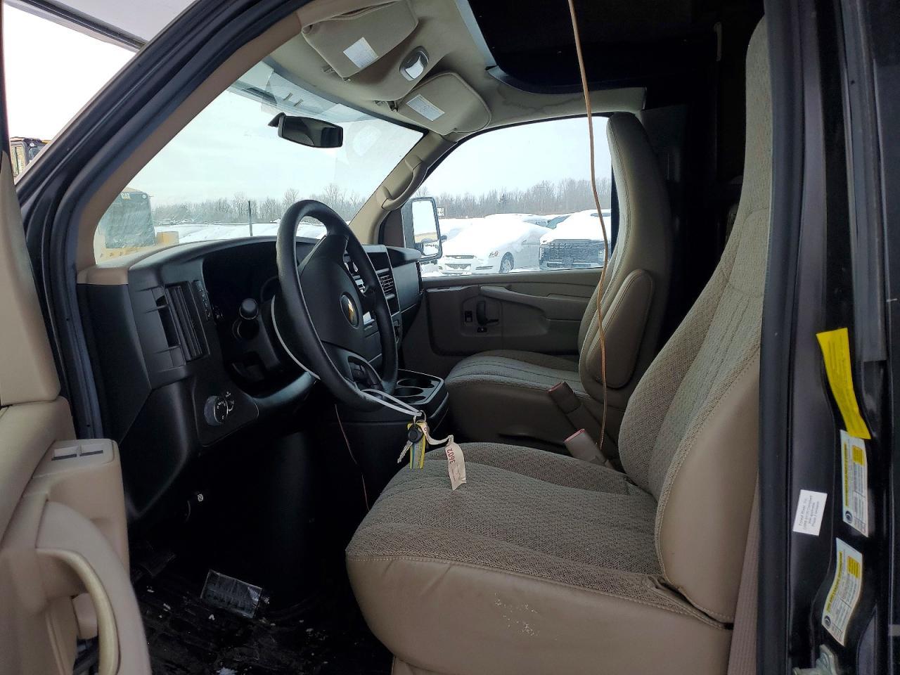 2013 Chevrolet Express G4500 - Фото 5