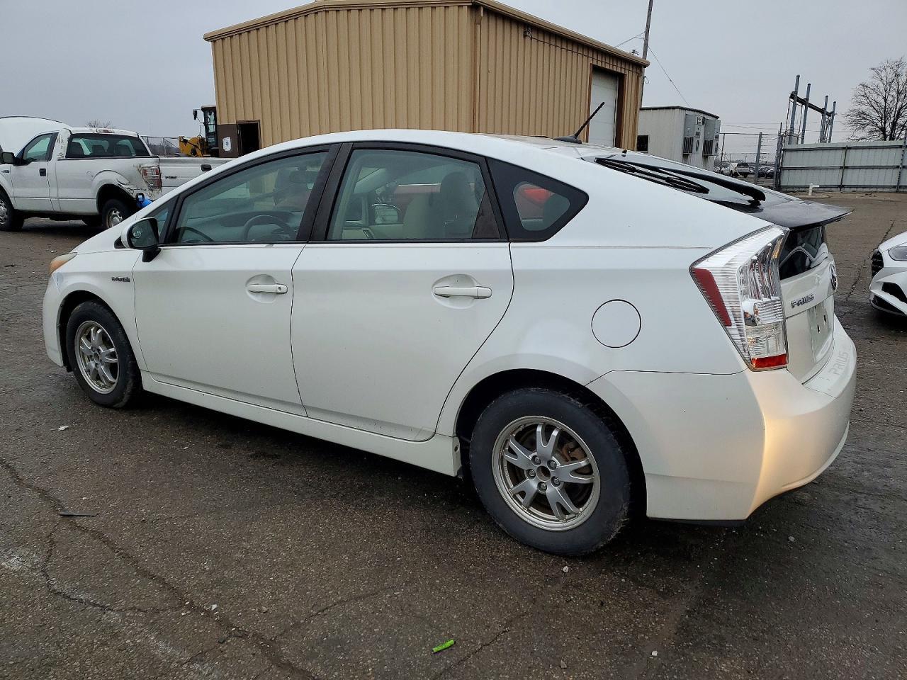 2010 Toyota Prius - Image 2