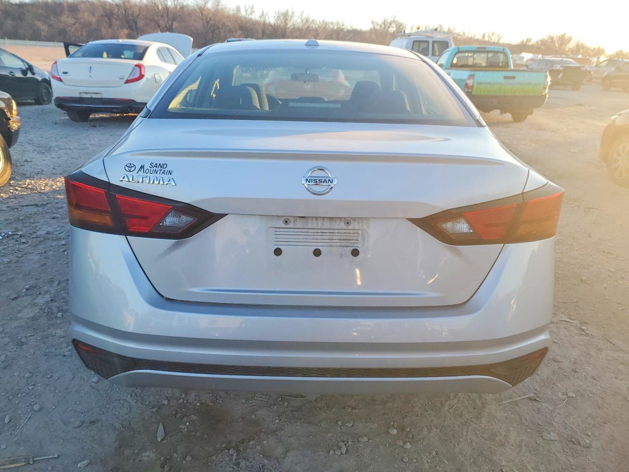 2019 Nissan Altima S - Фото 6