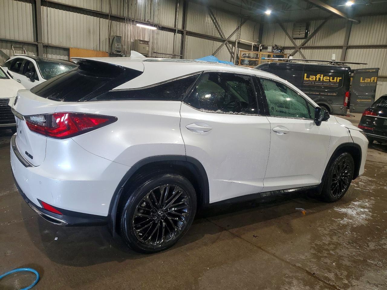 2022 Lexus Rx 350 - Image 3