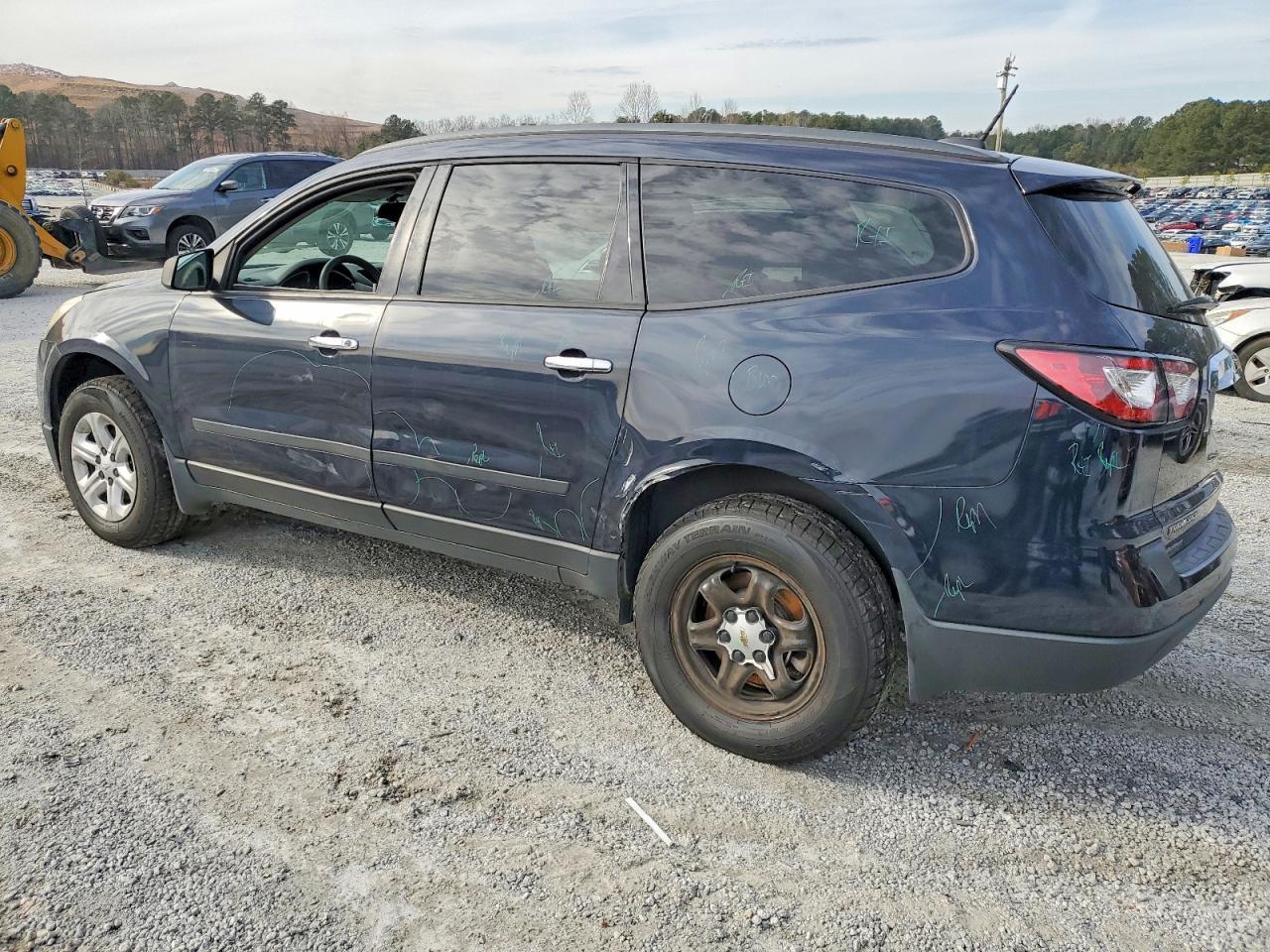 2017 Chevrolet Traverse Ls - Фото 2