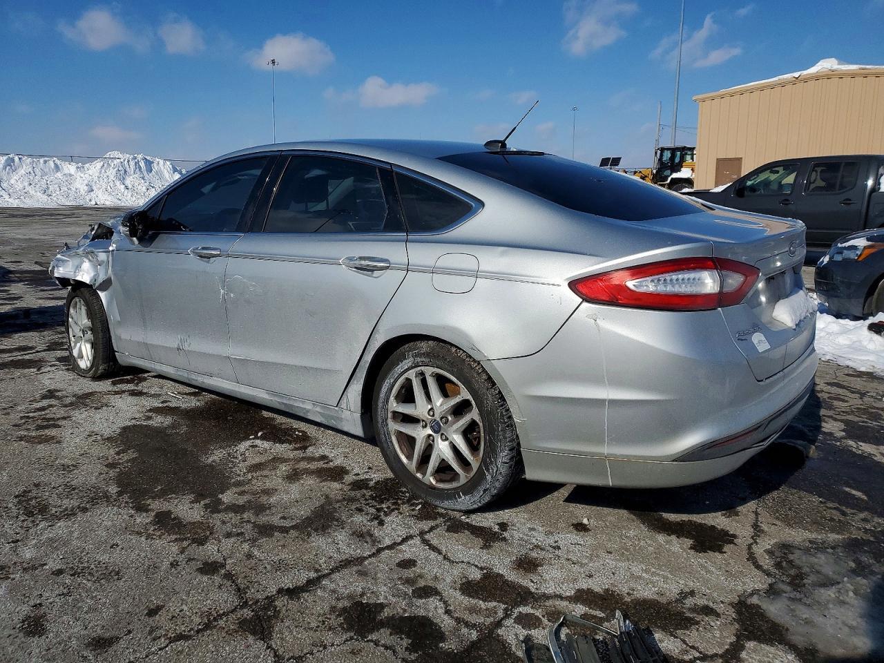 2015 Ford Fusion Se - Фото 2