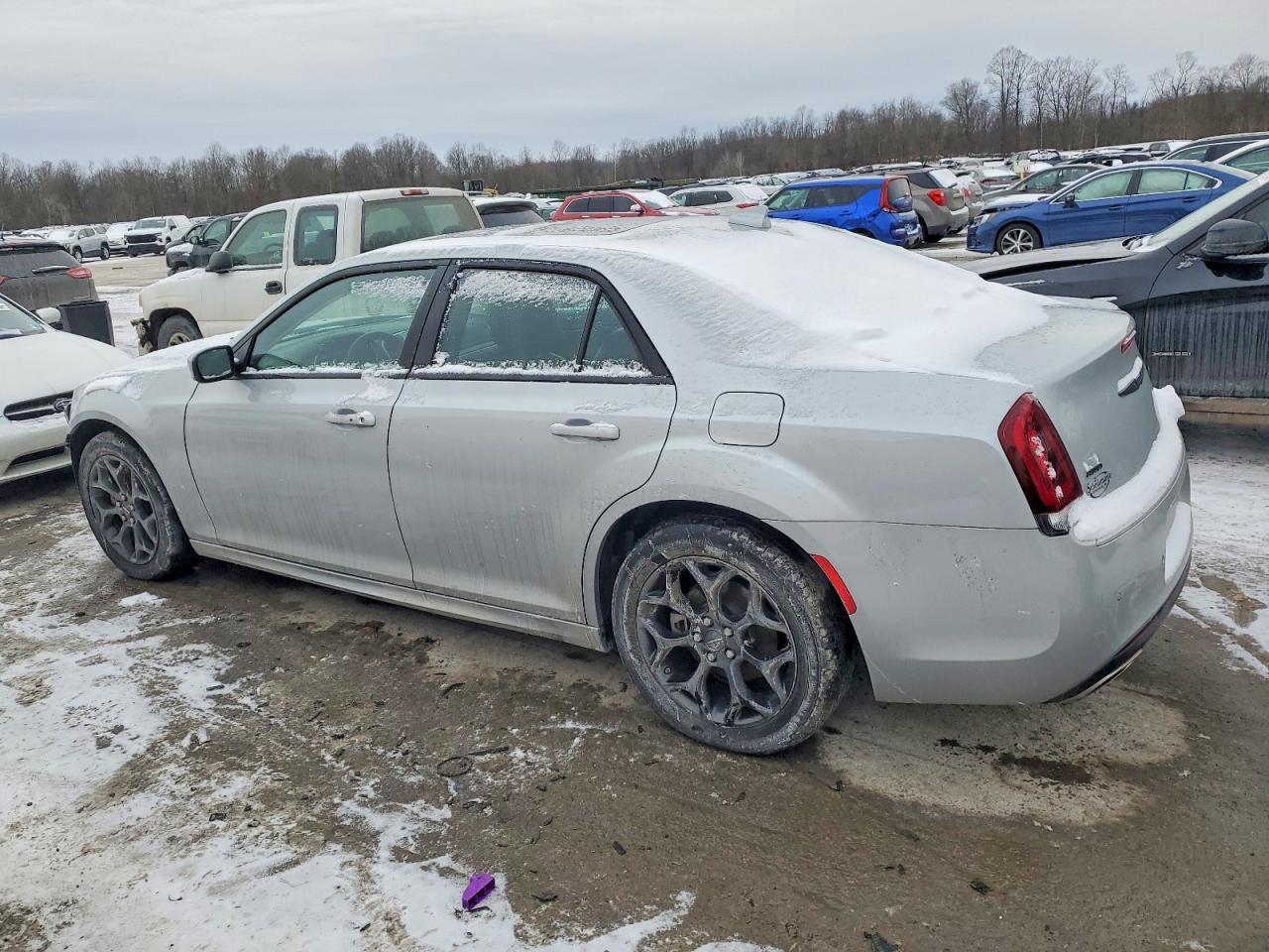 2023 Chrysler 300 Touring L - Image 2