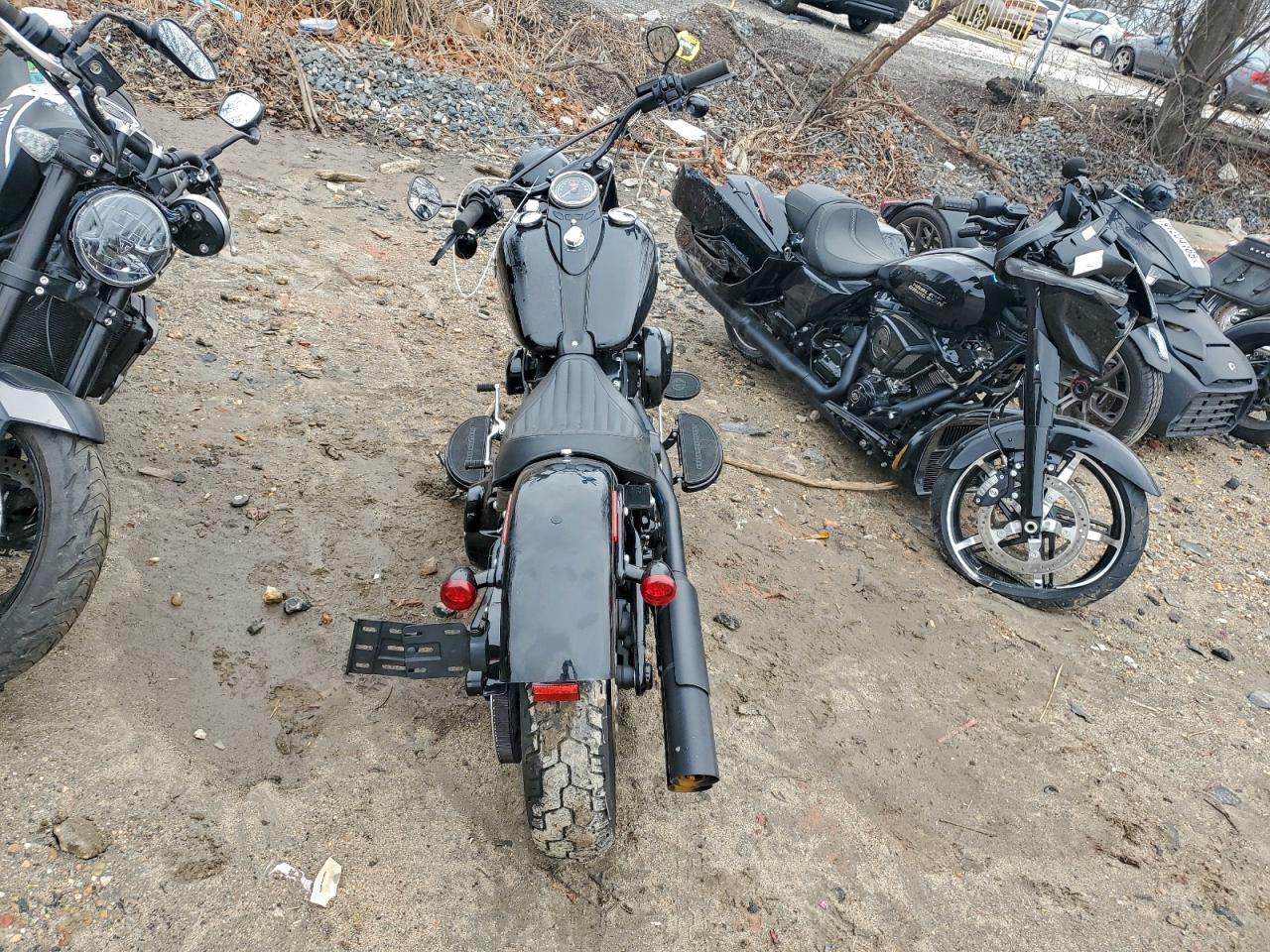 2017 Harley Davidson Flss Softail Slim S - Image 6