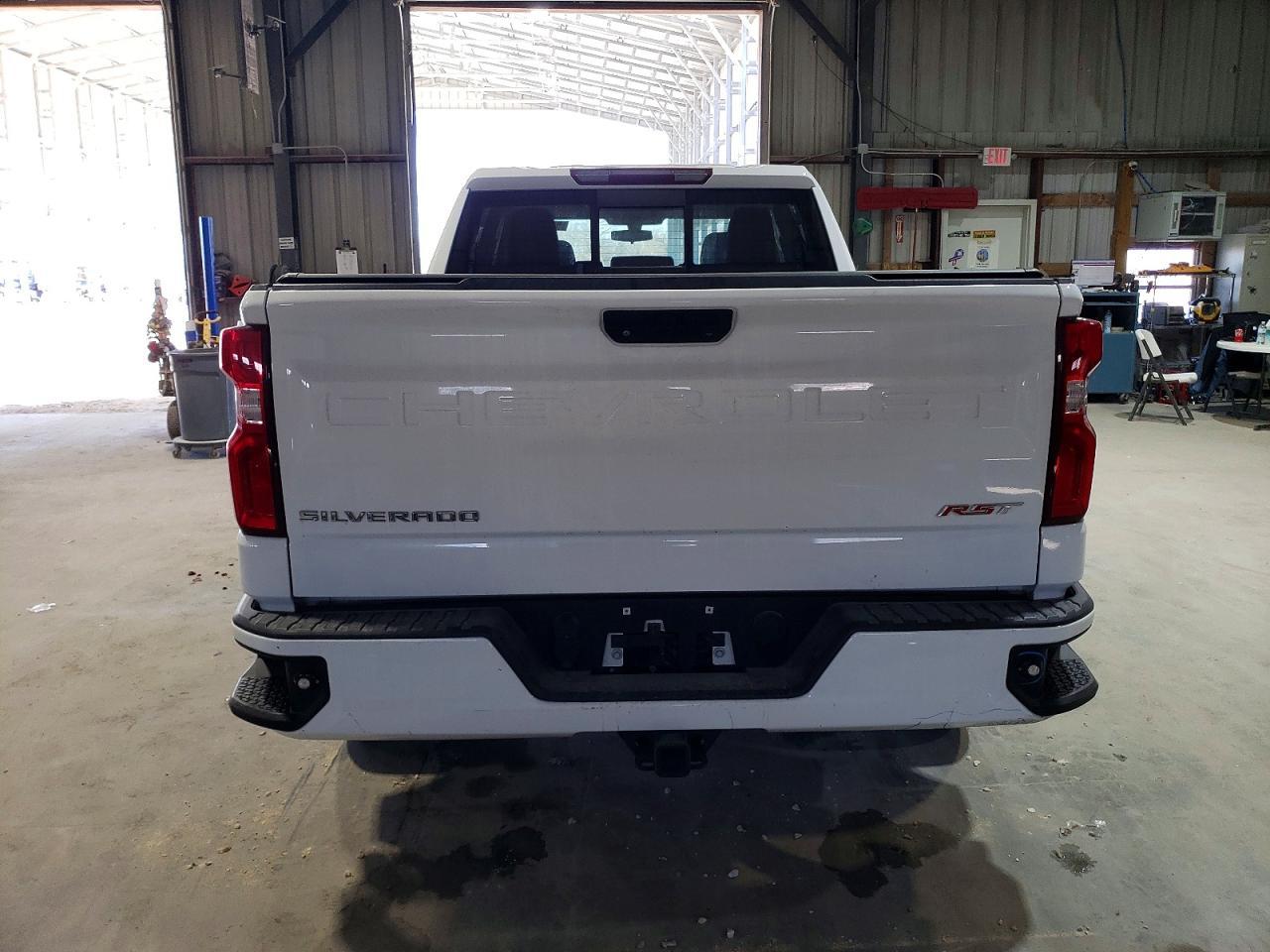 2019 Chevrolet Silverado C1500 Rst - Image 6