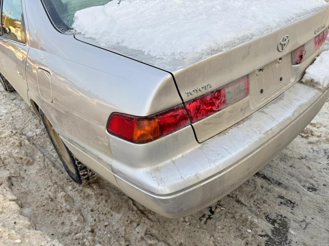1998 Toyota Camry Ce - Фото 2