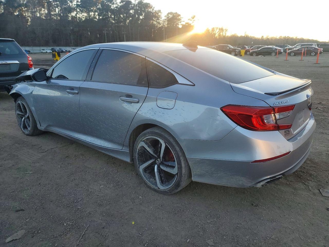 2021 Honda Accord Sport - Фото 2
