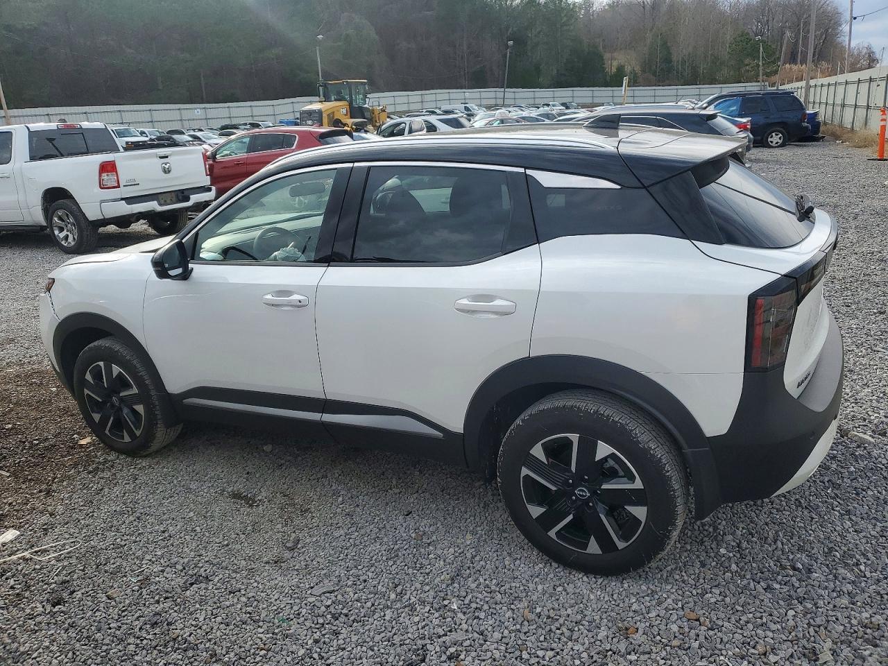 2025 Nissan Kicks Sr - Фото 2