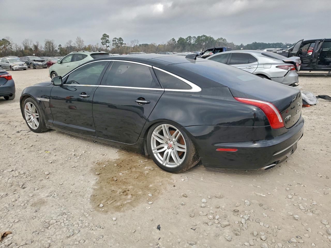 2017 Jaguar Xjl Portfolio - Image 2