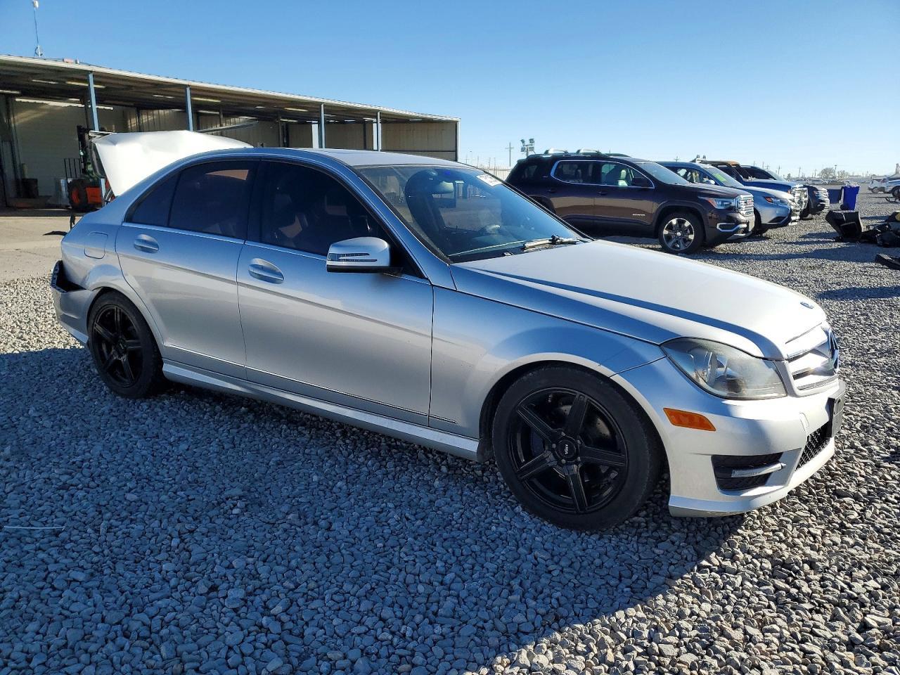 2012 Mercedes-Benz C 300 4Matic - Фото 4