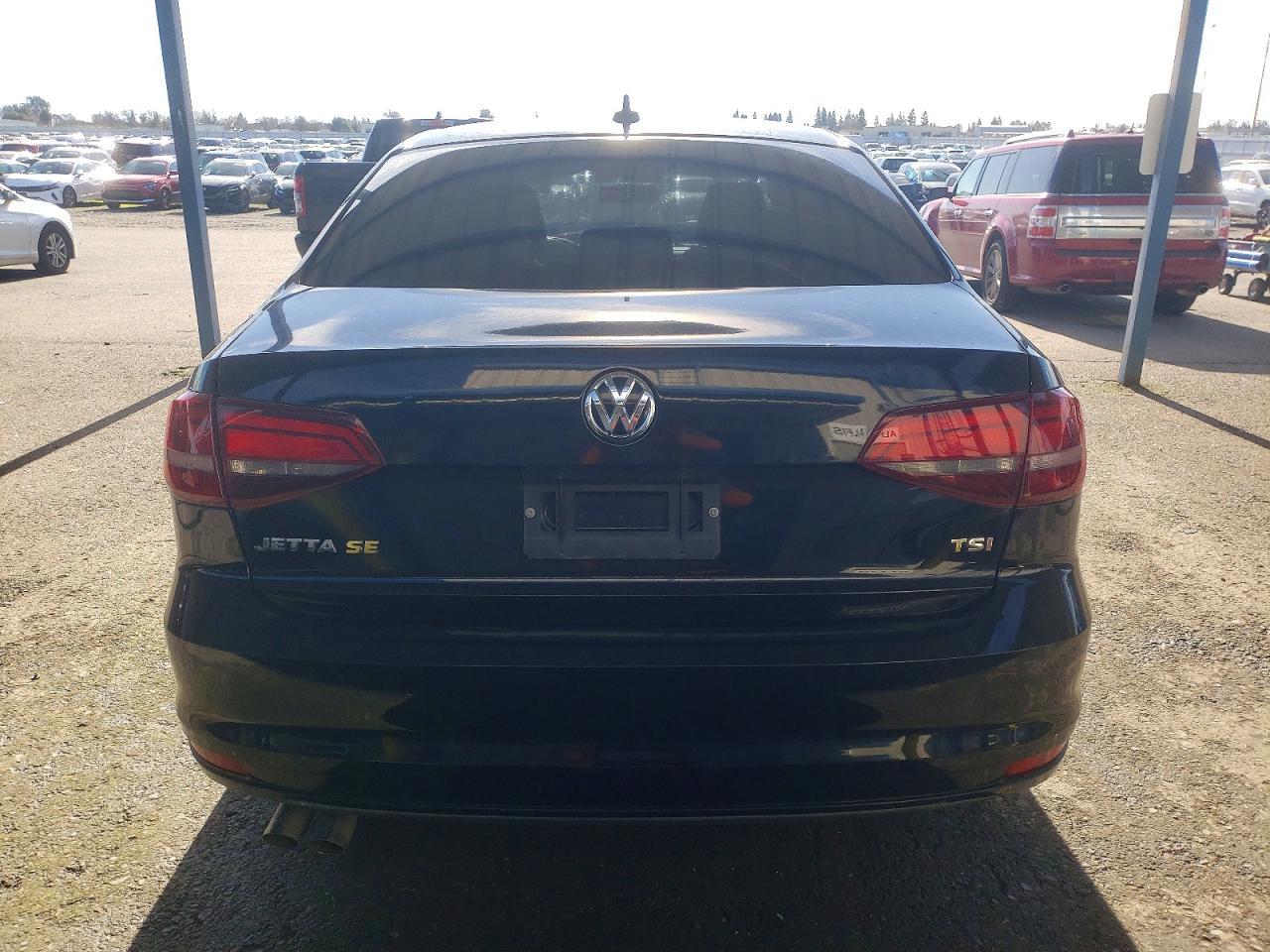 2017 Volkswagen Jetta Se - Image 6