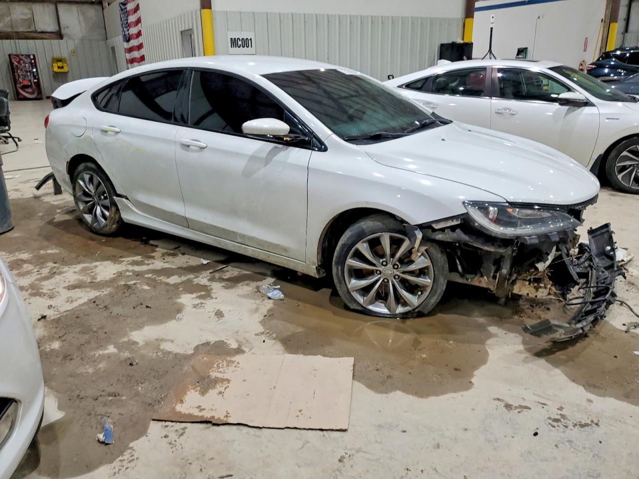 2015 Chrysler 200 S - Фото 4