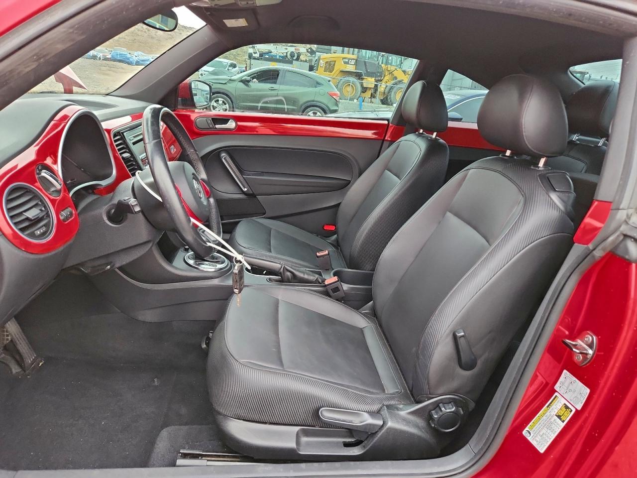 2013 Volkswagen Beetle - Фото 7