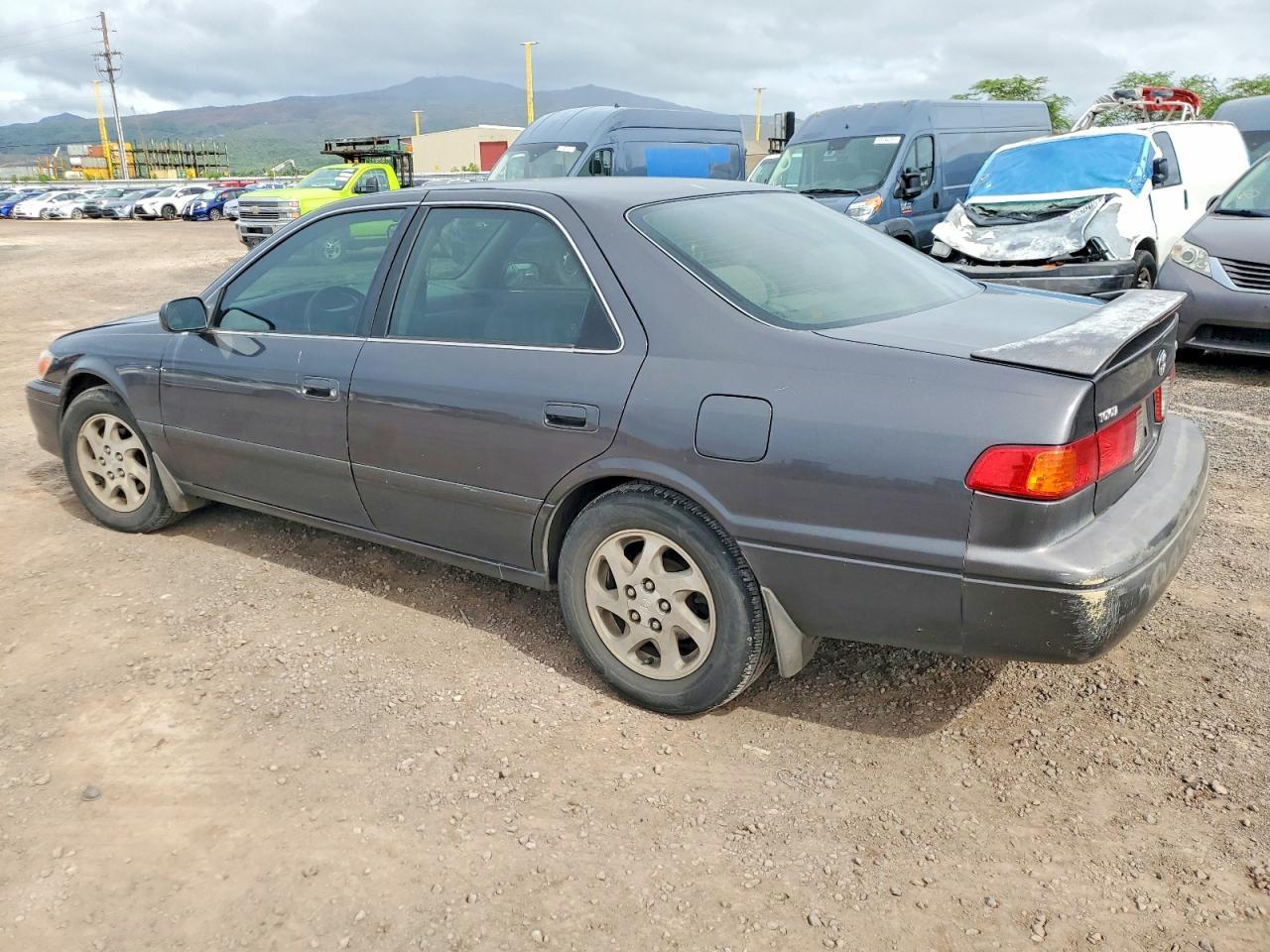 2000 Toyota Camry Ce - Image 2