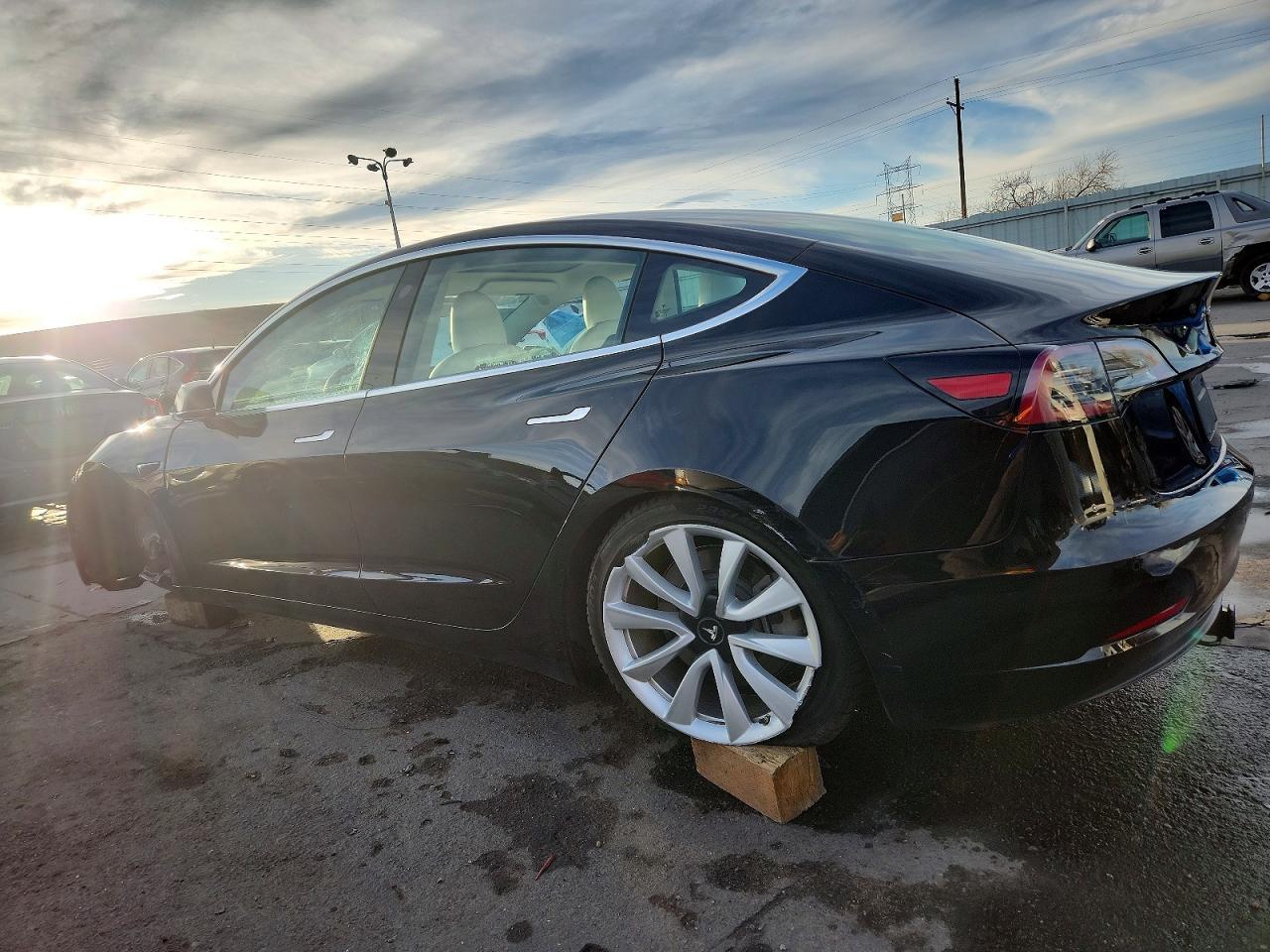 2020 Tesla Model 3 - Фото 2